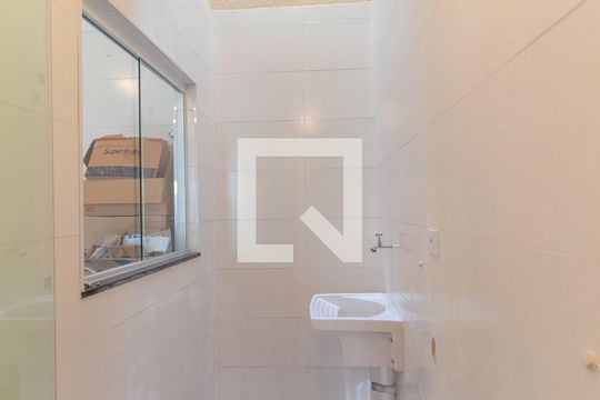Área de serviço de casa de condomínio para alugar com 2 quartos, 65m² em Vila Ré, São Paulo