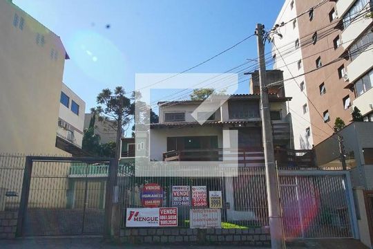 Fachada de casa à venda com 3 quartos, 260m² em Cristo Redentor, Porto Alegre