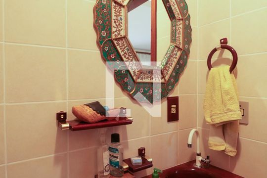Lavabo de casa de condomínio à venda com 3 quartos, 258m² em Jardim Isabel, Porto Alegre