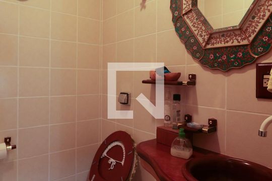 Lavabo de casa de condomínio à venda com 3 quartos, 258m² em Jardim Isabel, Porto Alegre