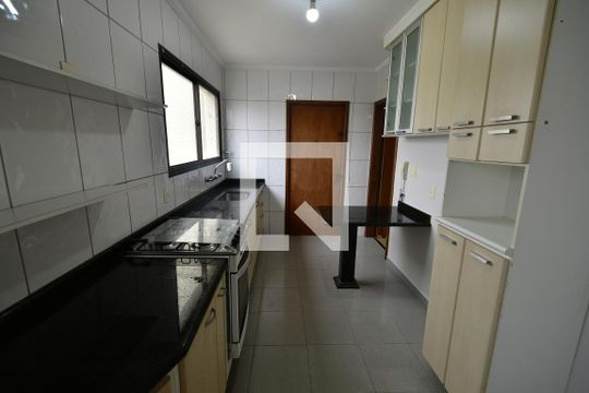 Cozinha de apartamento para alugar com 3 quartos, 95m² em Vila Industrial, Campinas