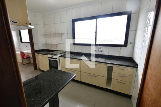 Cozinha de apartamento para alugar com 3 quartos, 95m² em Vila Industrial, Campinas