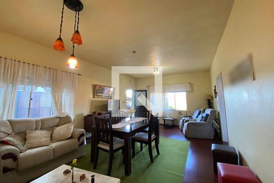 Casa à venda com 6 quartos, 300m² em Rio Branco, Novo Hamburgo