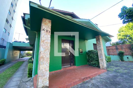 Área Externa de casa à venda com 6 quartos, 300m² em Rio Branco, Novo Hamburgo