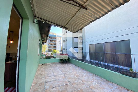 Área Externa de casa à venda com 6 quartos, 300m² em Rio Branco, Novo Hamburgo