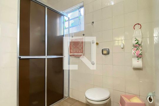 Banheiro da Suite  de casa à venda com 6 quartos, 300m² em Rio Branco, Novo Hamburgo