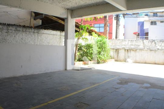 Área comum - Garagem de apartamento para alugar com 2 quartos, 75m² em Itapuã, Salvador
