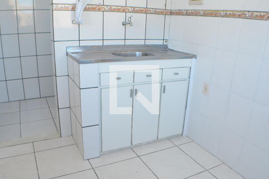 Cozinha de apartamento para alugar com 2 quartos, 75m² em Itapuã, Salvador