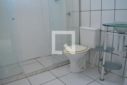 Banheiro Social de apartamento para alugar com 2 quartos, 75m² em Itapuã, Salvador