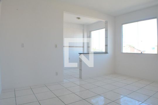 Apartamento para alugar com 2 quartos, 75m² em Itapuã, Salvador
