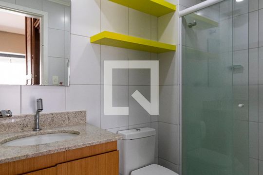 Banheiro de kitnet/studio para alugar com 1 quarto, 37m² em Vila Mariana, São Paulo