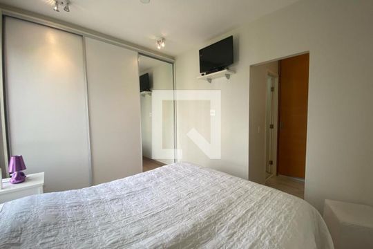 Suíte de apartamento para alugar com 1 quarto, 82m² em Paraíso do Morumbi, São Paulo