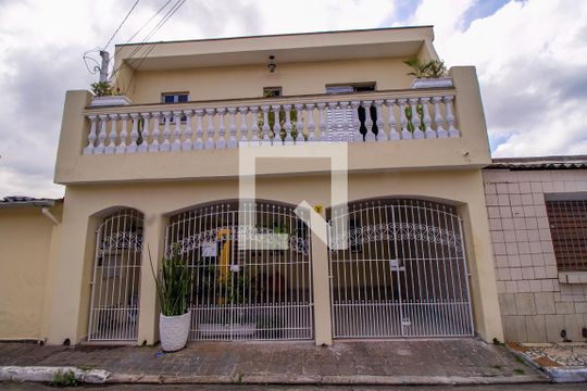 Fachada de casa à venda com 3 quartos, 299m² em São Lucas, São Paulo