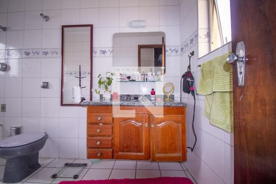 Banheiro da Suíte de casa à venda com 3 quartos, 299m² em São Lucas, São Paulo