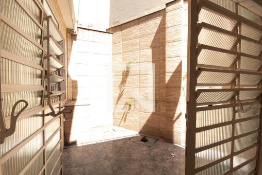 Área de Serviço de casa à venda com 5 quartos, 250m² em Conceição, Osasco