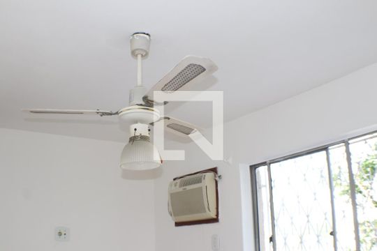 Quarto 1 de apartamento à venda com 2 quartos, 55m² em Taquara, Rio de Janeiro