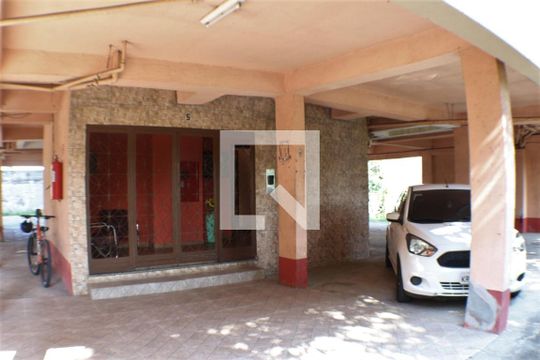 Entrada de apartamento à venda com 2 quartos, 55m² em Taquara, Rio de Janeiro