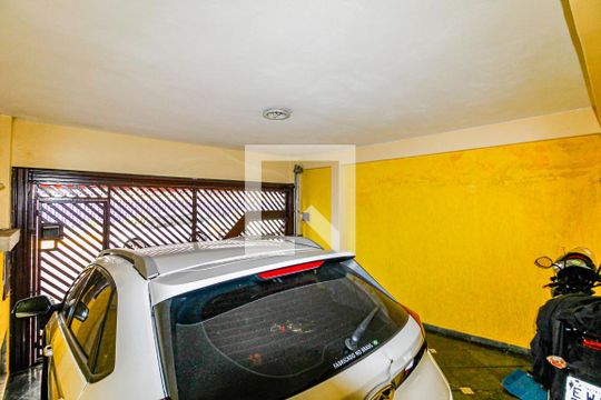 Garagem de casa à venda com 3 quartos, 198m² em Jardim Casablanca, São Paulo