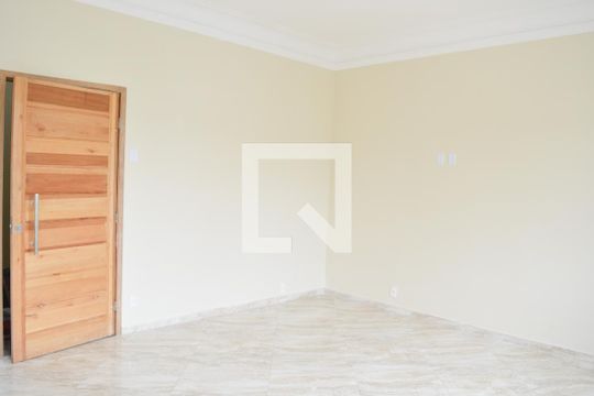 Apartamento para alugar com 2 quartos, 100m² em Cordovil, Rio de Janeiro