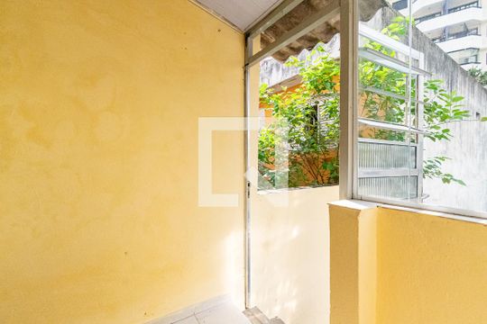 Cozinha de casa para alugar com 1 quarto, 30m² em Vila da Saúde, São Paulo