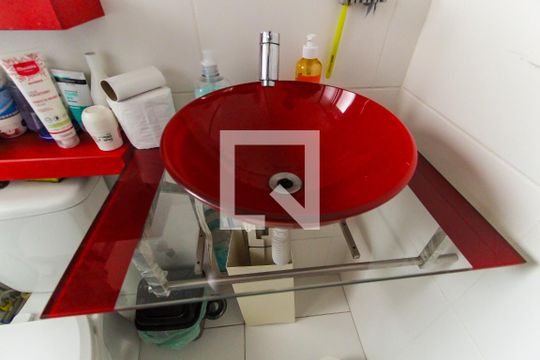 Banheiro de apartamento à venda com 2 quartos, 41m² em Itaquera, São Paulo