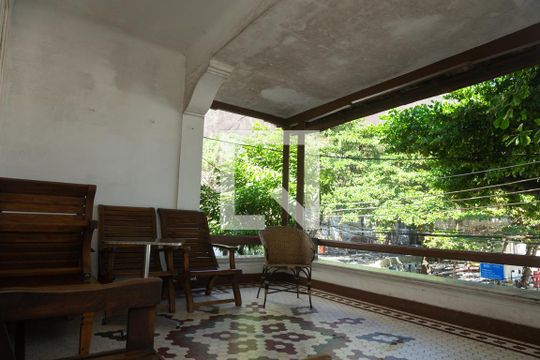 varanda de casa à venda com 4 quartos, 550m² em Urca, Rio de Janeiro
