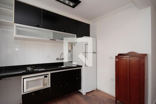 Cozinha de apartamento para alugar com 1 quarto, 40m² em Centro, São Paulo