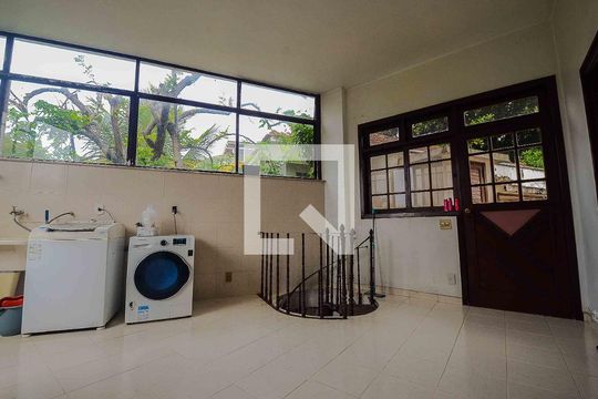Área de Serviço de casa à venda com 5 quartos, 766m² em Jardim Guanabara, Rio de Janeiro