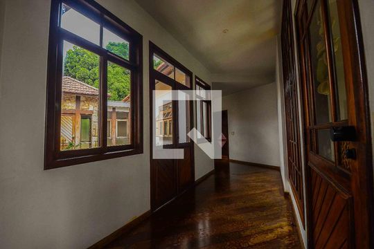 Corredor de casa à venda com 5 quartos, 766m² em Jardim Guanabara, Rio de Janeiro