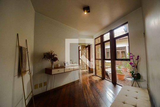 Corredor de casa à venda com 5 quartos, 766m² em Jardim Guanabara, Rio de Janeiro