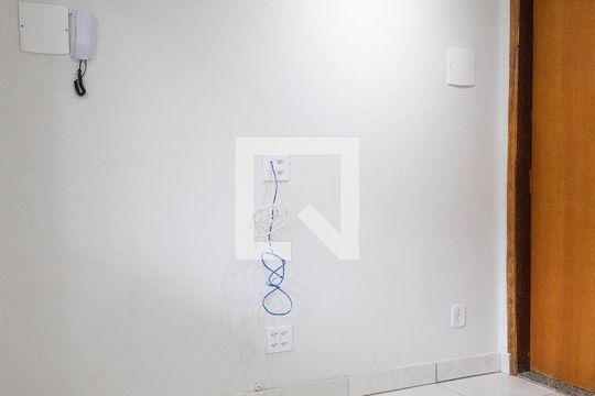 Sala de casa de condomínio para alugar com 2 quartos, 58m² em Recreio dos Bandeirantes, Rio de Janeiro