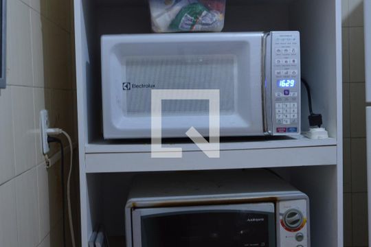 Cozinha de apartamento à venda com 2 quartos, 53m² em Centro Histórico, Porto Alegre
