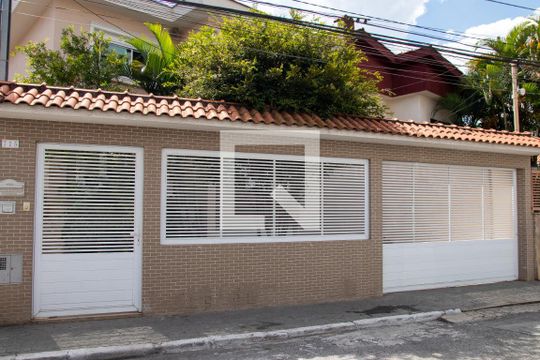 Fachada de casa à venda com 3 quartos, 242m² em Vila Mazzei, São Paulo