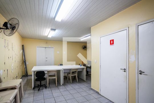 Garagem de casa à venda com 4 quartos, 340m² em Centro, Santo André