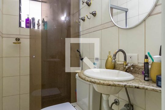 Banheiro de apartamento à venda com 2 quartos, 67m² em Rudge Ramos, São Bernardo do Campo