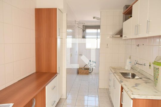 Cozinha de apartamento à venda com 2 quartos, 70m² em Vila Agrícola, Jundiaí