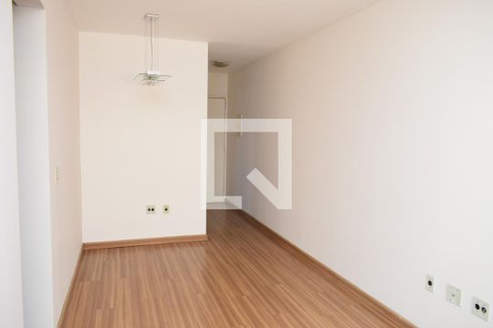 Sala de apartamento à venda com 2 quartos, 70m² em Vila Agrícola, Jundiaí
