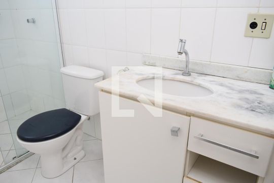 Banheiro da Suíte de apartamento à venda com 2 quartos, 70m² em Vila Agrícola, Jundiaí