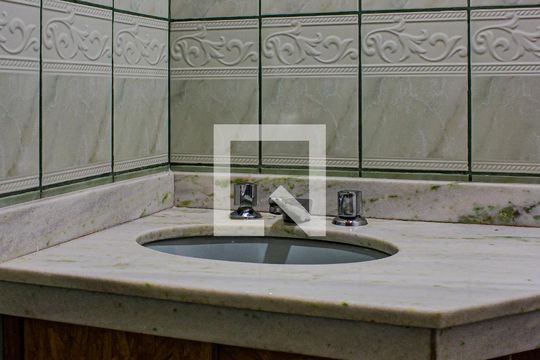 Lavabo de casa para alugar com 3 quartos, 150m² em Mato Grande, Canoas