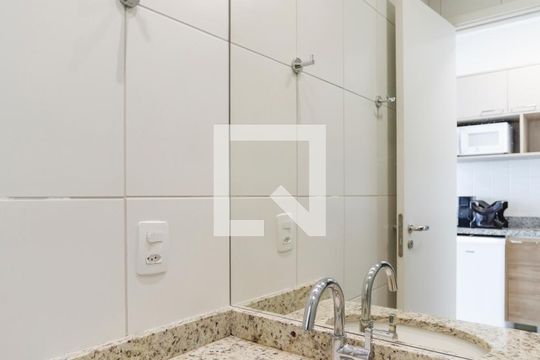 Banheiro de kitnet/studio para alugar com 1 quarto, 20m² em Centro Histórico de São Paulo, São Paulo