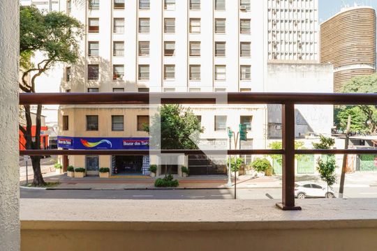 Varanda de kitnet/studio para alugar com 1 quarto, 20m² em Centro Histórico de São Paulo, São Paulo