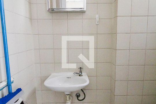 banheiro de serviço de apartamento à venda com 3 quartos, 105m² em Parque Mandaqui, São Paulo