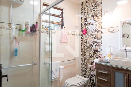 Casa à venda com 2 quartos, 128m² em Km 18, Osasco