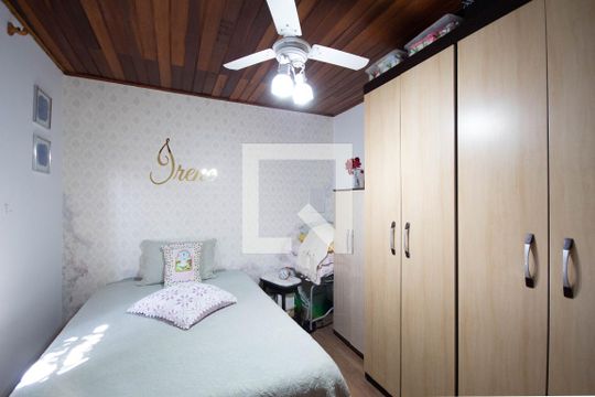 Casa à venda com 2 quartos, 128m² em Km 18, Osasco