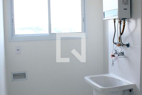 Área de Serviço de apartamento para alugar com 2 quartos, 45m² em Piraporinha, Diadema