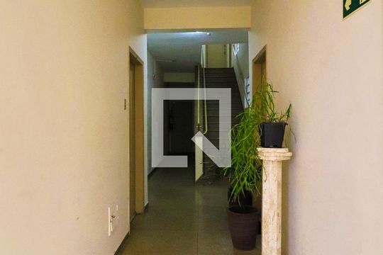Hall de Entrada de apartamento à venda com 2 quartos, 72m² em Serra, Belo Horizonte