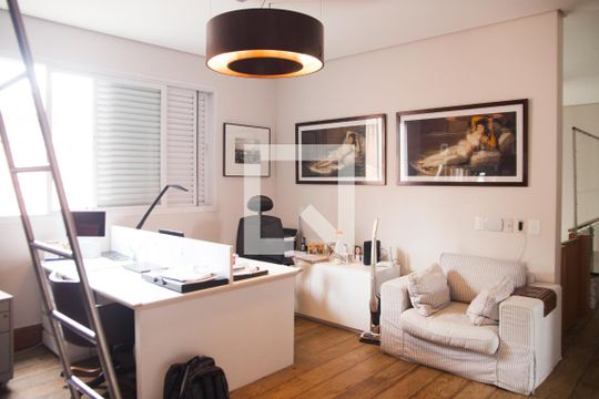 Escritório de casa à venda com 5 quartos, 687m² em Pacaembu, São Paulo