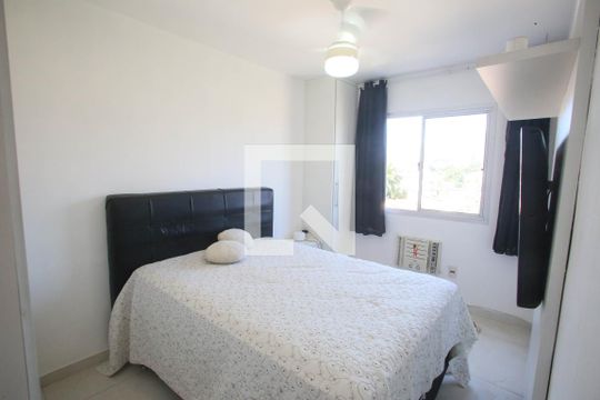 Quarto 1 de apartamento para alugar com 2 quartos, 51m² em Taquara, Rio de Janeiro