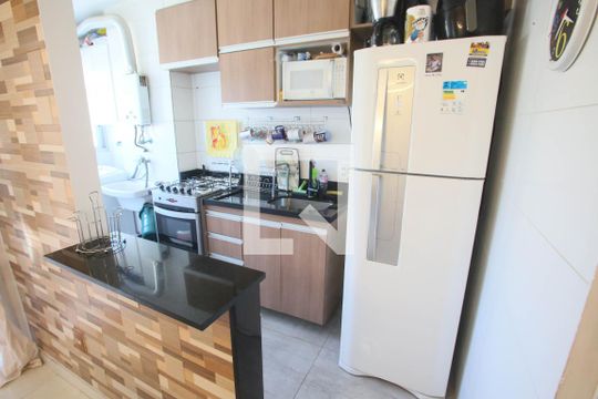 Cozinha de apartamento para alugar com 2 quartos, 51m² em Taquara, Rio de Janeiro