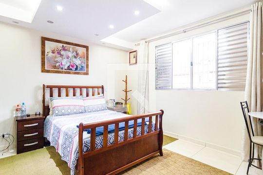 Suíte de casa à venda com 5 quartos, 187m² em Vila Guarani (z Sul), São Paulo